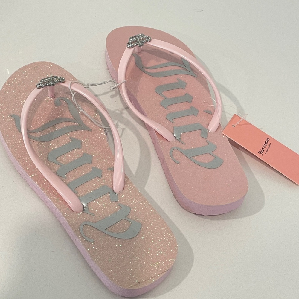 Juicy Couture Light Pink Flip Flops / New with Tags